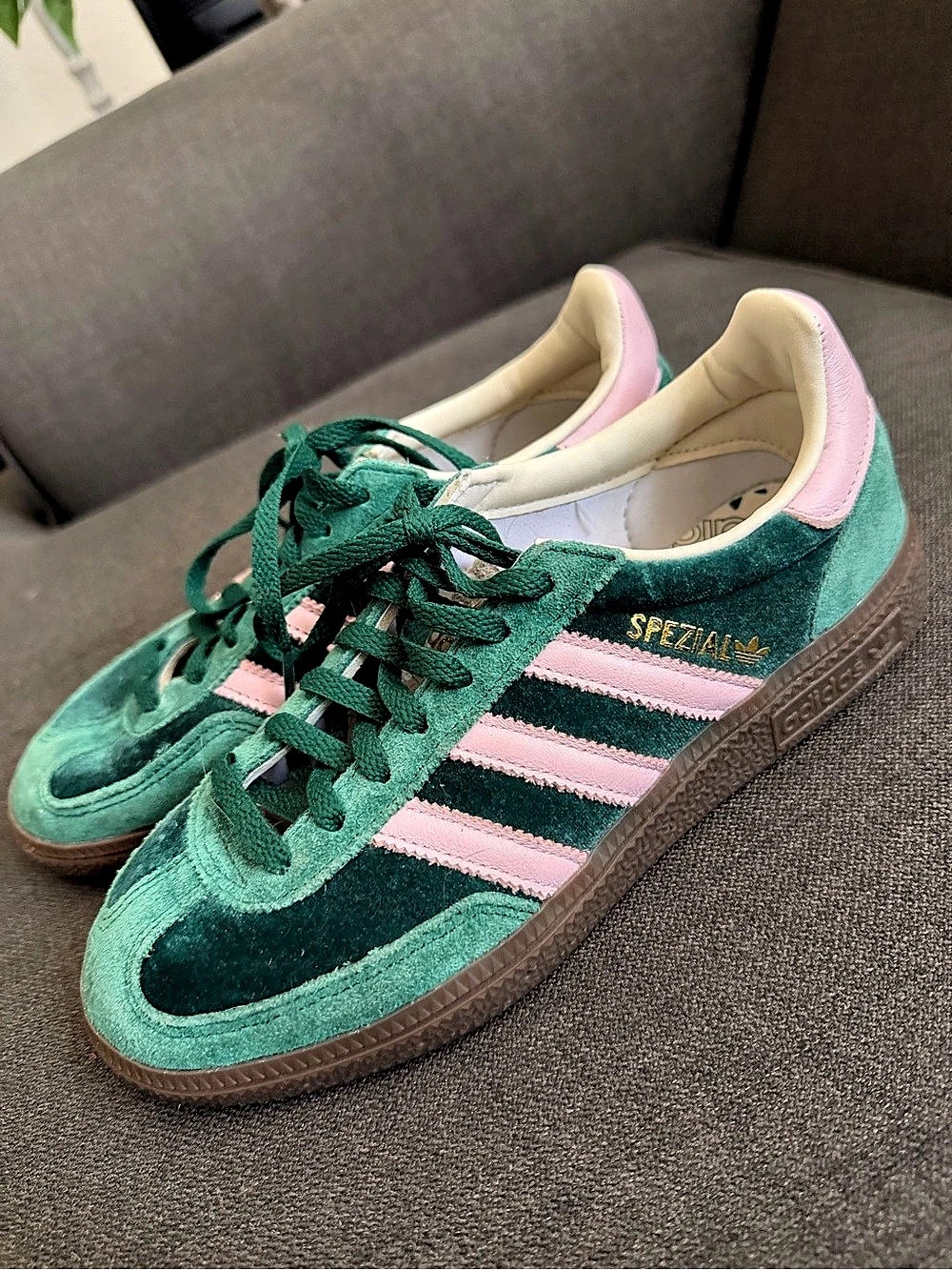 adidas Handball Spezial Green velvet & Pink US 6.5 Sneakers